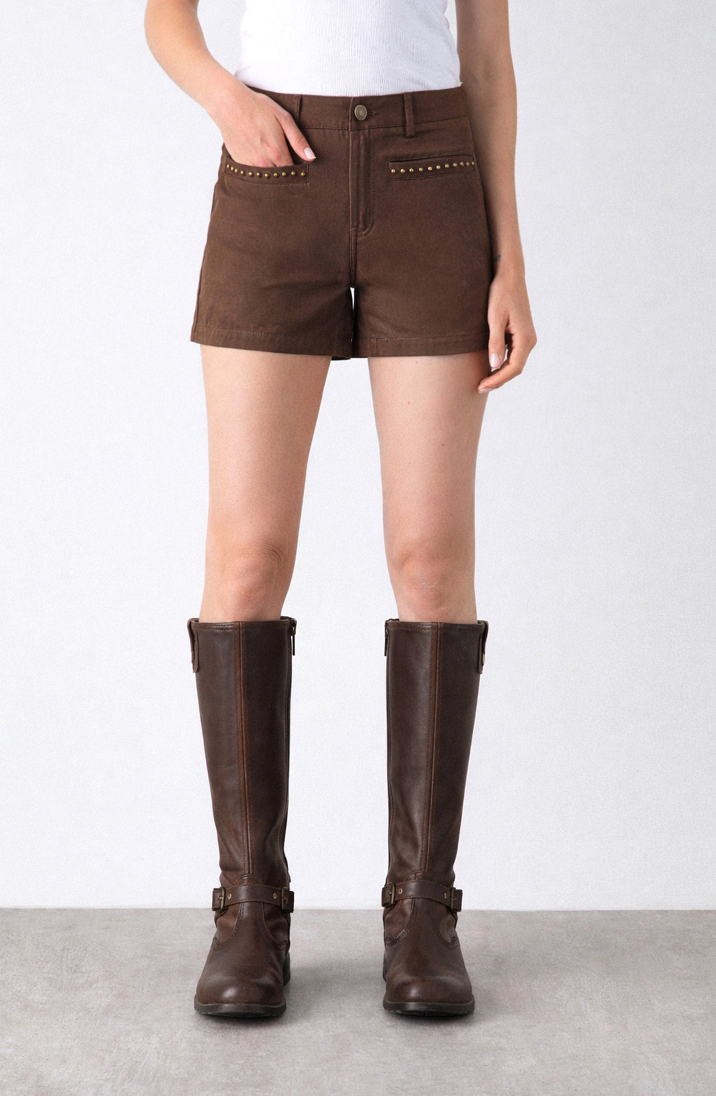 Conjunto Tachas Brown