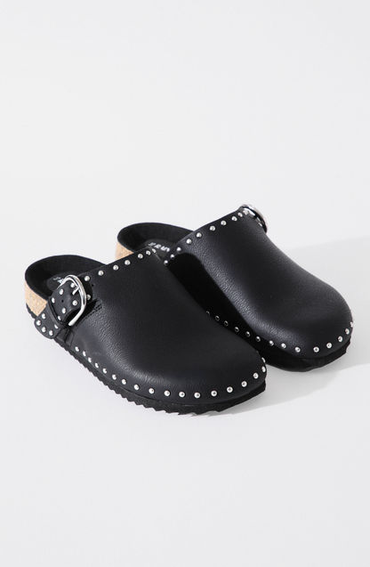 Zuecos Leather Tachas Black